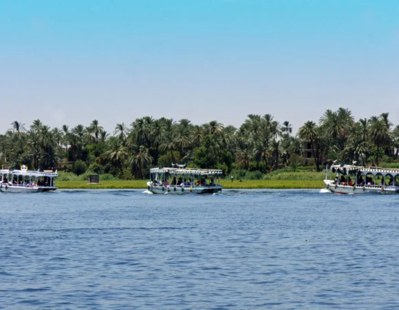 DELUXE NILE CRUISE FROM ASWAN TO LUXOR 4 DAYS 3 NIGHTS